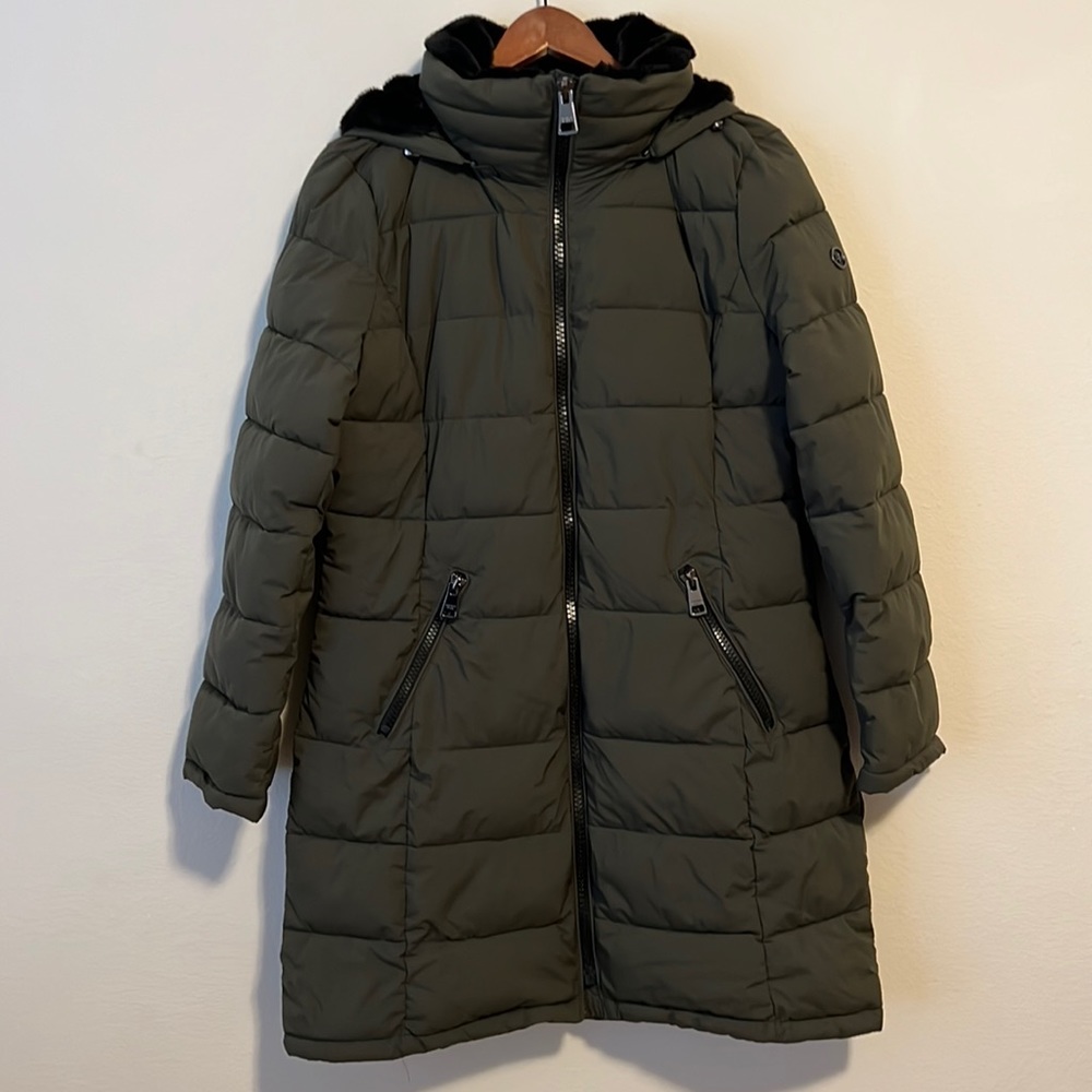 Andrew Marc L/G Women’s Long Stretch Parka, green.